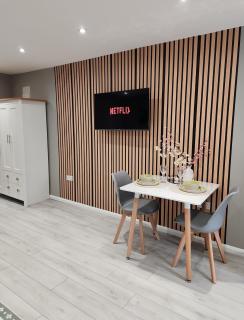Spacious Luxe Suite New Build London and Essex - 7