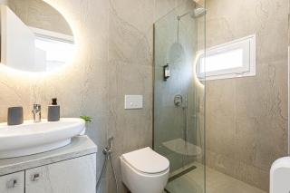 Lian Suite 7 - Deluxe Double w Balcony, Parking --- BRAND NEW - Lungomare 3 min walk - 9