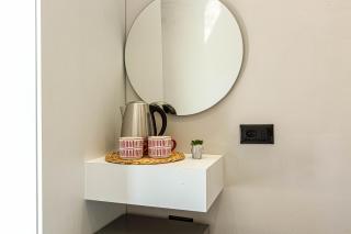 Lian Suite 7 - Deluxe Double w Balcony, Parking --- BRAND NEW - Lungomare 3 min walk - 1