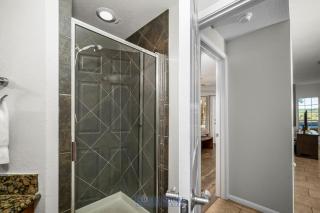 Villa 1104 - Great Lake View with a king bed - 1