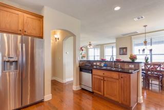 Home in The Hollows, Panoramic View, All Amenities - 4