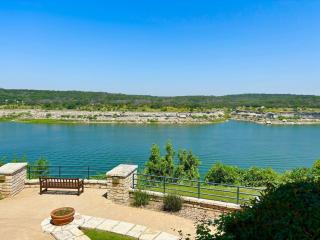 Villa 2103 Panoramic Lakefront Views Island Amenities - 3