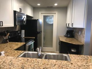 VILLA 3115 - 22 Lakefront Condo at Island Resort - 2