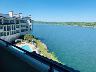 Loving the Views! All Island on Lake Travis Amenities Luxury Vacation spot - 2