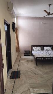 Sneh Villa Homestay - 8
