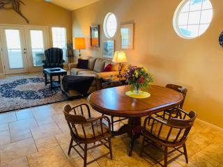 Loving the Views! All Island on Lake Travis Amenities Luxury Vacation spot - 4