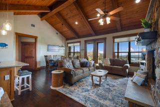 Lake Cabin Retreat at Hollows Lake Travis Views and Pools - 9