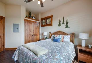 Lake Cabin Retreat at Hollows Lake Travis Views and Pools - 5