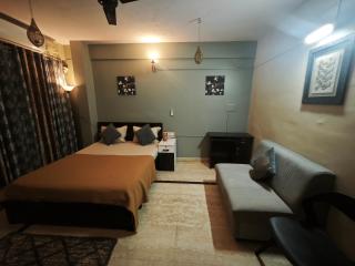AL MANAL 103 STANDARD RETREAT 3 Bhk - 4