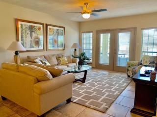 UNIT 1101 WATER VIEW OF MAIN LAKE AND BEAUTIFUL NORTH POOL - 9