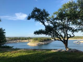 Lake Travis Waterfront Cove Private Dock, Kayaks, Fire Pit, Near Winery - 1