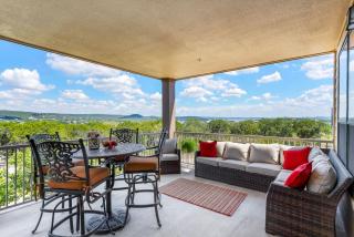 Hollows Villa with Panoramic Lake Views 4 Pools - 0