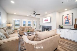Spacious 3BR Lakefront Sunset Condo w Restaurant - 5