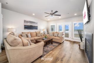Spacious 3BR Lakefront Sunset Condo w Restaurant - 3