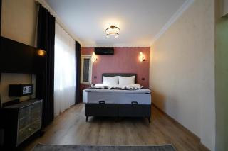 The Apt Galata - 1