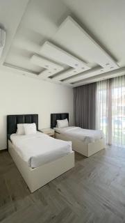 Madrid Luxury Villa - 2