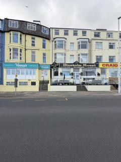 Vinnie's Family Hotel - 0