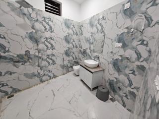 Hotel B Anand - 8