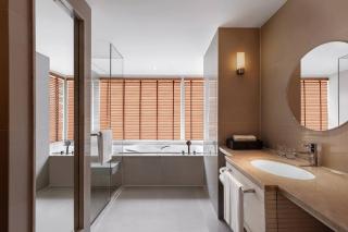 Courtyard by Marriott Bangkok - 4