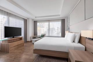 Courtyard by Marriott Bangkok - 2
