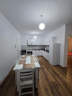 Sunlit Corner Apartment - 3