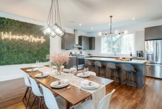 Downtown Luxury - 10 Beds & Free Parking - 7