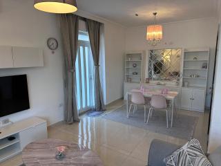 2BR with large balcony near University of Jordan - 5