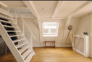 Light, Spacious, Perfect Location - 5