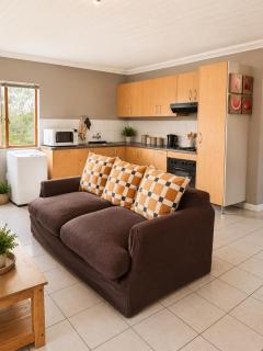 The Upper Deck Apartment - 4