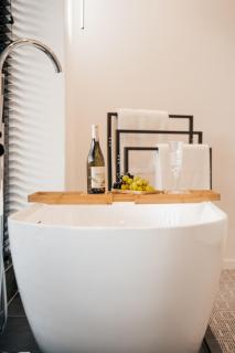 BlackSuite Apartment, Luxury Stay in Prishtina City Center - 5