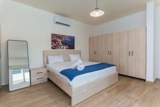 Shore 1-BR Apartment In Batroun Old Souks - 2