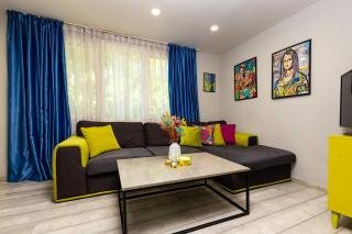 2BR Pop-Art Paradise with Terrace near Youth Hill by Flat Manаger - 9