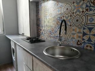 Sunny Avenue Apartment - 7