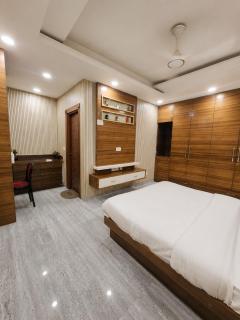 Moksha Zen Moon 3BHK Peaceful Luxury Retreat - 1
