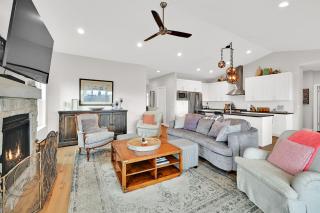 Stunner with Lake Mountain Views and Private Hot Tub - 5