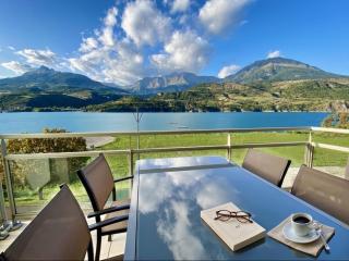 La terrasse au bord du Lac, vue panoramique lac et montagnes , 2 ch, linge et ménage inclus - 0