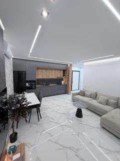 Nalta Luxury Apartment - 6