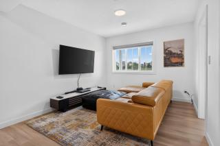 # Spacious 2-Bedroom in Southwest Edmonton, Canada - 0