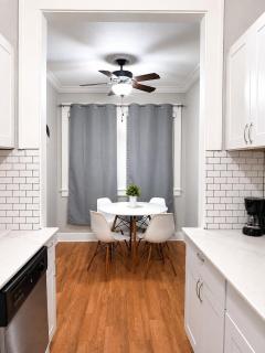 Charming Downtown Studio - Walk to Toyota Center - 4