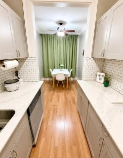 Charming Downtown Studio - Walk to Toyota Center - 9