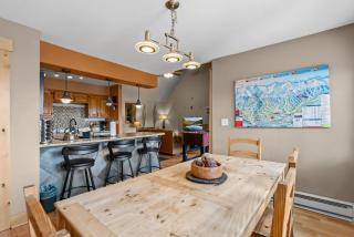 Top Floor 2 Bedroom Ski-In & Walk to Main St - 7