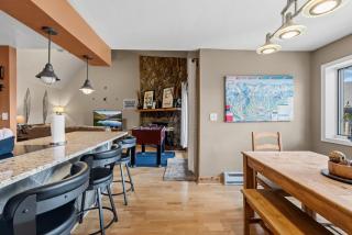 Top Floor 2 Bedroom Ski-In & Walk to Main St - 3