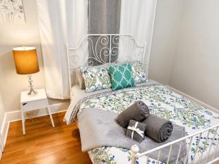 Charming Downtown Studio - Walk to Toyota Center - 0