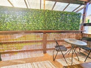 Modern Apartment in a Green Residential Area - 5