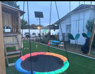 4BR Minutes from Famous Universal Studios, Disney World, Downtown and Other Renowned Attractions!! - 5