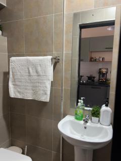 Terra Luxe Studio Mombasa road With Rooftop pool and gymn - 4