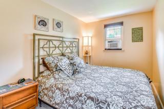 Waterfront Getaway: Sunroom, 2 Decks, Golf Course - 2