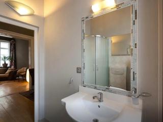 Quiet Boutique Apartment near Charles Bridge - 3