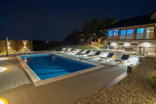 Natura Lux Holiday House with Pool and Jacuzzi - 8