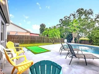 Family Fun House Pool Mini-Putt 3BR 2BA Sleep 12 - 4